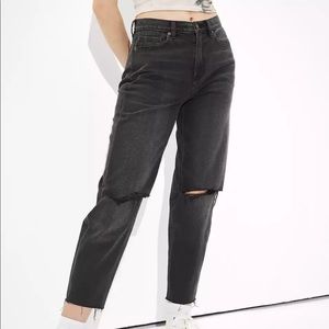 AE Ripped Relaxed Mom Jean